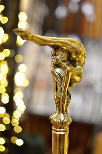 Sběratelská vycházková hůl s čepelí Nahotina 2