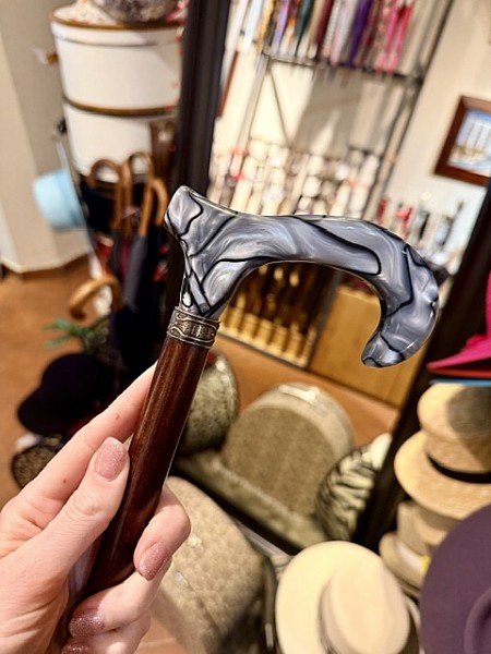 Vycházková hůl šedý mramor