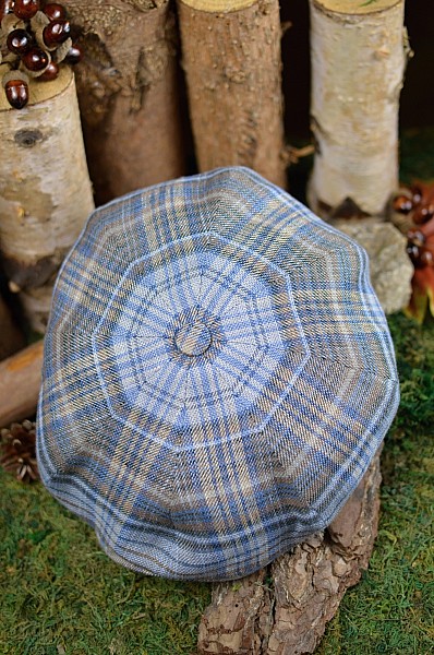 Bekovka 8-Panel Cap Linen Check by Lierys