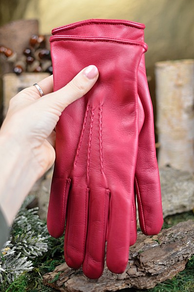 Rukavice zimní s ruční výšivkou Magenta