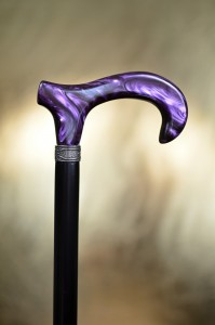 Vycházková hůl dřevěná Violeta