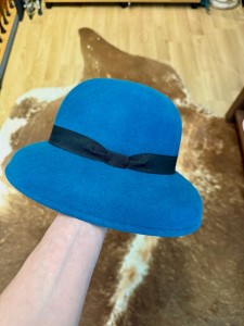 Klobouk Chloe Petrolejový