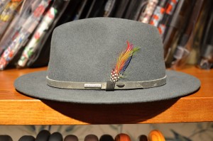 Klobouk Stetson Woolfelt šedý s koženkovou stuhou