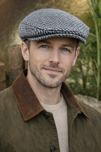 Bekovka pánská černobílá golfka s klapkami na uši