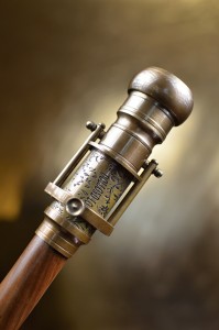 Vycházková hůl sběratelská s kompasem a dalekohledem 